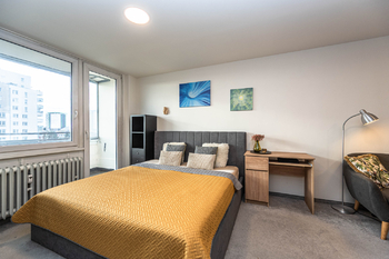 manželská postel - Prodej bytu 4+1 v osobním vlastnictví 87 m², Praha 4 - Krč