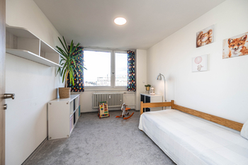 horní pokoj vlevo - Prodej bytu 4+1 v osobním vlastnictví 87 m², Praha 4 - Krč