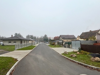 Prodej pozemku 598 m², Vroutek