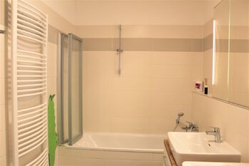 Pronájem bytu 4+kk v družstevním vlastnictví 90 m², Praha 5 - Hlubočepy