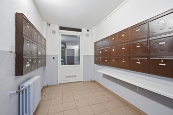 vstup do domu - Prodej bytu 3+1 v osobním vlastnictví 69 m², Ústí nad Labem