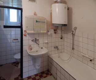 Koupelna - Prodej bytu 5+1 v osobním vlastnictví 200 m², Rakovník