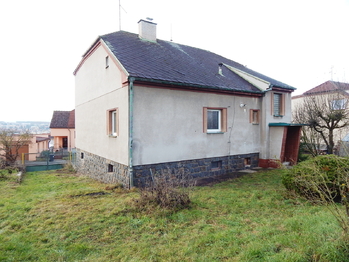 Pohled ze zahrady - Prodej bytu 5+1 v osobním vlastnictví 200 m², Rakovník