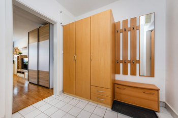 Pronájem bytu 1+kk v osobním vlastnictví 41 m², Praha 6 - Suchdol