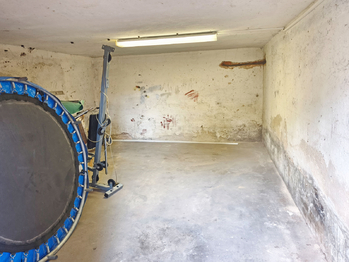 Součástí prodeje je 1/2 garáže v budově. - Prodej bytu 2+1 v osobním vlastnictví 75 m², Kostelec nad Labem