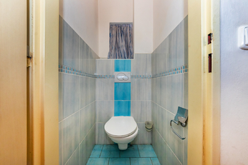 11. Samostatná toaleta - Pronájem bytu 3+kk v osobním vlastnictví 81 m², Pardubice