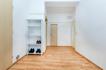 12. Předsíň v bytě - Pronájem bytu 3+kk v osobním vlastnictví 81 m², Pardubice