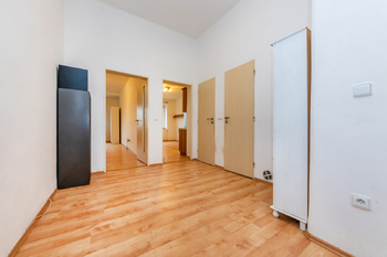 14. Předsíň v bytě - Pronájem bytu 3+kk v osobním vlastnictví 81 m², Pardubice