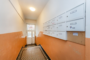 18. Vstup do domu - Pronájem bytu 3+kk v osobním vlastnictví 81 m², Pardubice