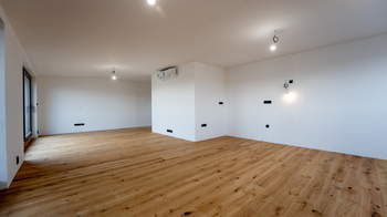 Obývací pokoj + prostor na kuchyňskou linku - Prodej bytu atypický v osobním vlastnictví 237 m², České Budějovice