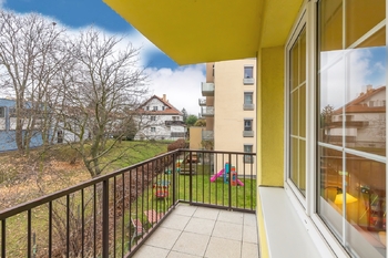 Balkon - Prodej bytu 2+kk v osobním vlastnictví 68 m², Praha 8 - Střížkov