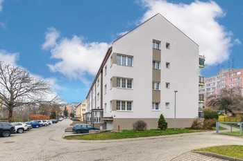 Dům - Prodej bytu 2+kk v osobním vlastnictví 68 m², Praha 8 - Střížkov