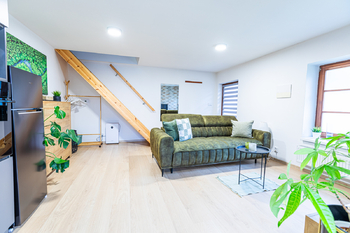 Obývací pokoj apartmánu - Prodej domu 144 m², Roudnice nad Labem