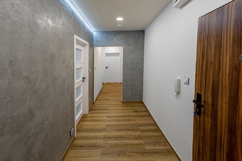 +420 604 191 744 I denisa.myslivcova@re-max.cz - Prodej bytu 3+1 v osobním vlastnictví 67 m², Ostrava