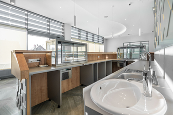 Prodej jiných prostor 1967 m², Karlovy Vary