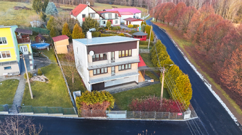 Prodej domu 350 m², Halže