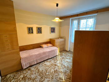 Prodej domu 350 m², Halže