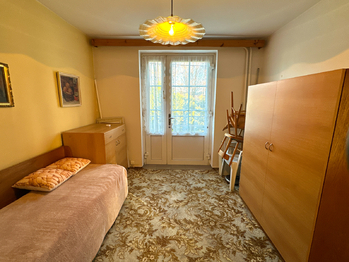 Prodej domu 350 m², Halže