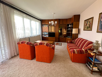 Prodej domu 350 m², Halže