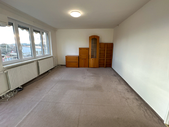 Prodej domu 350 m², Halže