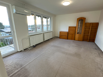 Prodej domu 350 m², Halže