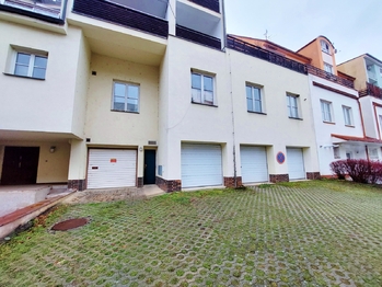 Prodej obchodních prostor 208 m², Hluboká nad Vltavou