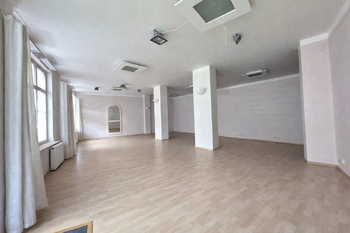 Prodej obchodních prostor 219 m², Hluboká nad Vltavou