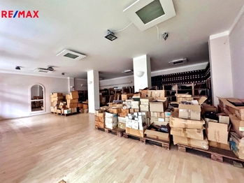 současný stav - Prodej obchodních prostor 219 m², Hluboká nad Vltavou