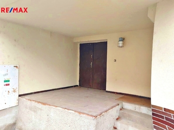 nakládací rampa - Prodej obchodních prostor 219 m², Hluboká nad Vltavou