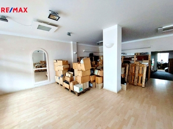 současný stav - Prodej obchodních prostor 219 m², Hluboká nad Vltavou
