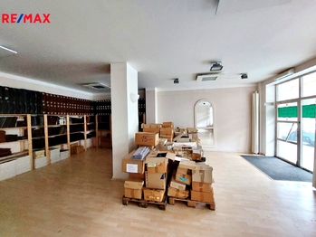 současný stav - Prodej obchodních prostor 219 m², Hluboká nad Vltavou