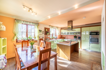 Prodej domu 286 m², Ondřejov