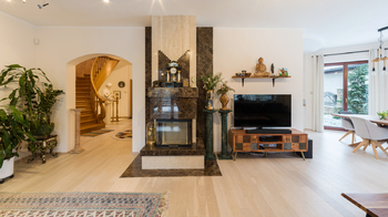 Obytná místnost - Prodej domu 328 m², Praha 9 - Horní Počernice