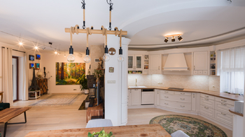 Obytná místnost - Prodej domu 328 m², Praha 9 - Horní Počernice