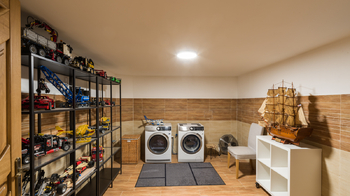 Prádelna - Prodej domu 328 m², Praha 9 - Horní Počernice