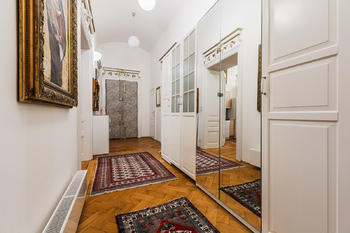 Pronájem bytu 4+1 v osobním vlastnictví 180 m², Praha 2 - Nové Město