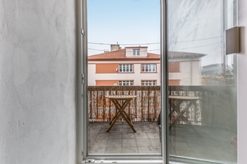 balkón - Prodej bytu 3+1 v osobním vlastnictví 107 m², Praha 4 - Nusle