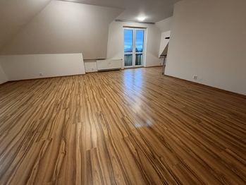 Prodej bytu 2+kk v osobním vlastnictví 76 m², Mariánské Lázně