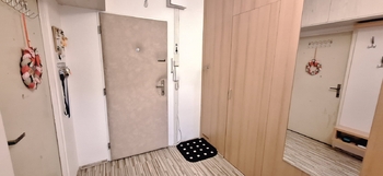 Předsíň se šatnou - Prodej bytu 3+1 v osobním vlastnictví 60 m², Brno