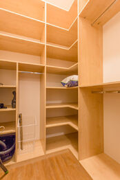 šatna - Pronájem bytu 3+kk v osobním vlastnictví 102 m², Brno