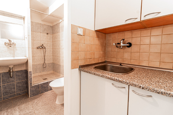 Kuchyňský kout - Pronájem obchodních prostor 22 m², Praha 2 - Nové Město