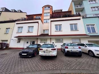 Prodej obchodních prostor 225 m², Hluboká nad Vltavou