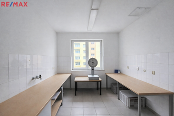 Vizualizace prázdný prostor - Prodej obchodních prostor 241 m², Hluboká nad Vltavou