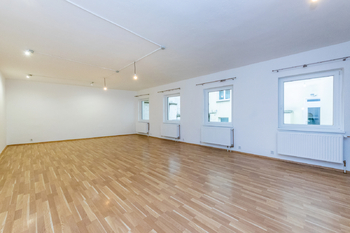 Prodej kancelářských prostor 146 m², Praha 10 - Vršovice