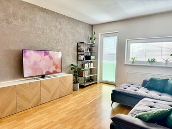 Prodej bytu 2+kk v osobním vlastnictví 2110 m², Praha 10 - Uhříněves