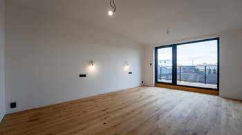 Ložnice - výstup na terasu  - Prodej bytu 4+kk v osobním vlastnictví 237 m², České Budějovice
