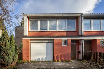 Pronájem bytu 6 a více v osobním vlastnictví 220 m², Praha 8 - Kobylisy