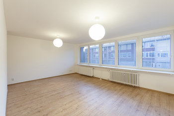 Pronájem bytu 6 a více v osobním vlastnictví 220 m², Praha 8 - Kobylisy