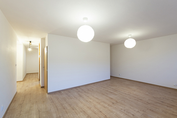 Pronájem bytu 6 a více v osobním vlastnictví 220 m², Praha 8 - Kobylisy