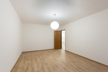 Pronájem bytu 6 a více v osobním vlastnictví 220 m², Praha 8 - Kobylisy